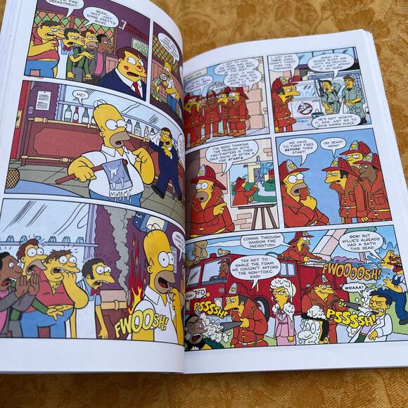 Simpsons Comics Meltdown: 2011 - Picture 4 of 9